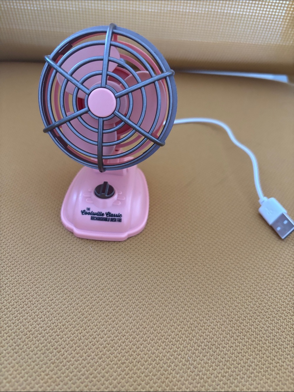 Pink USB Mini Desk Fan